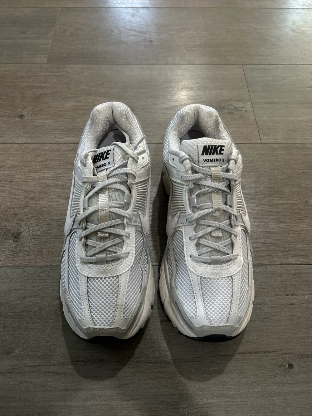 Nike
Size: 9.5
Women’s white Vomero 5 Mesh Running Sneakers